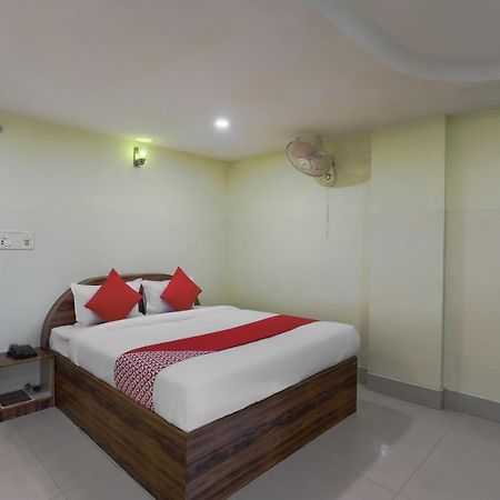 Hotel Oyo 72139 Rishi Satsang Bhawan Vrindāvan Exteriér fotografie