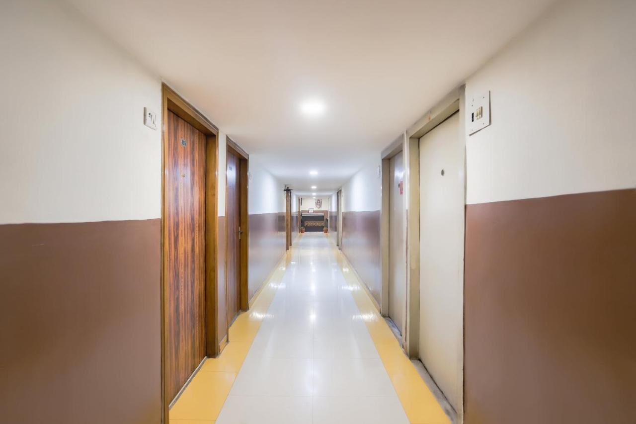 Hotel Oyo 72139 Rishi Satsang Bhawan Vrindāvan Exteriér fotografie